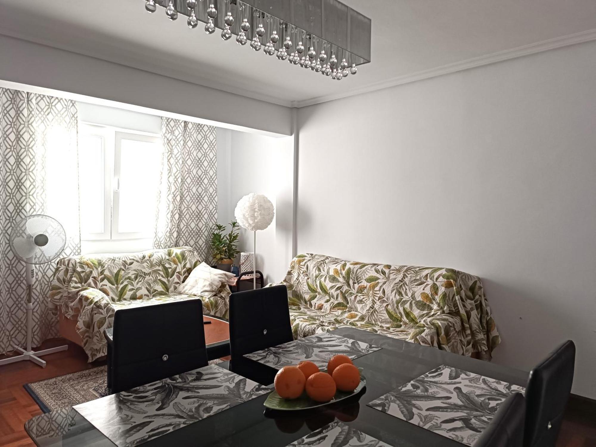 Centro. Bahia. Estaciones. Apartamento Santander